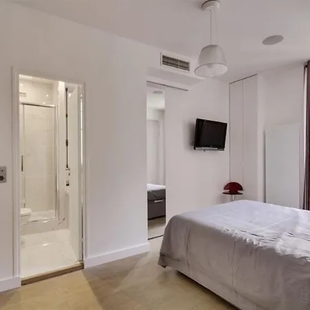 Completely Renovated Finished With Style And Quality Parigi