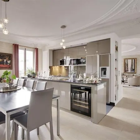 Appartamento Completely Renovated Finished With Style And Quality *