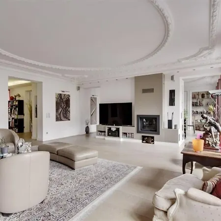 Completely Renovated Finished With Style And Quality Appartamento Parigi