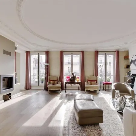 Completely Renovated Finished With Style And Quality Appartamento
