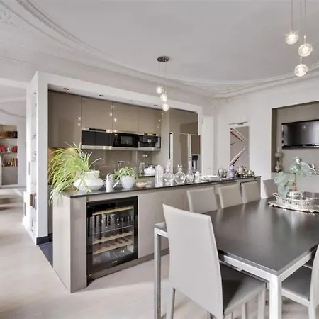 Appartamento Completely Renovated Finished With Style And Quality