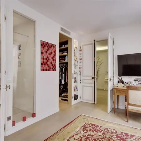Completely Renovated Finished With Style And Quality * Parigi
